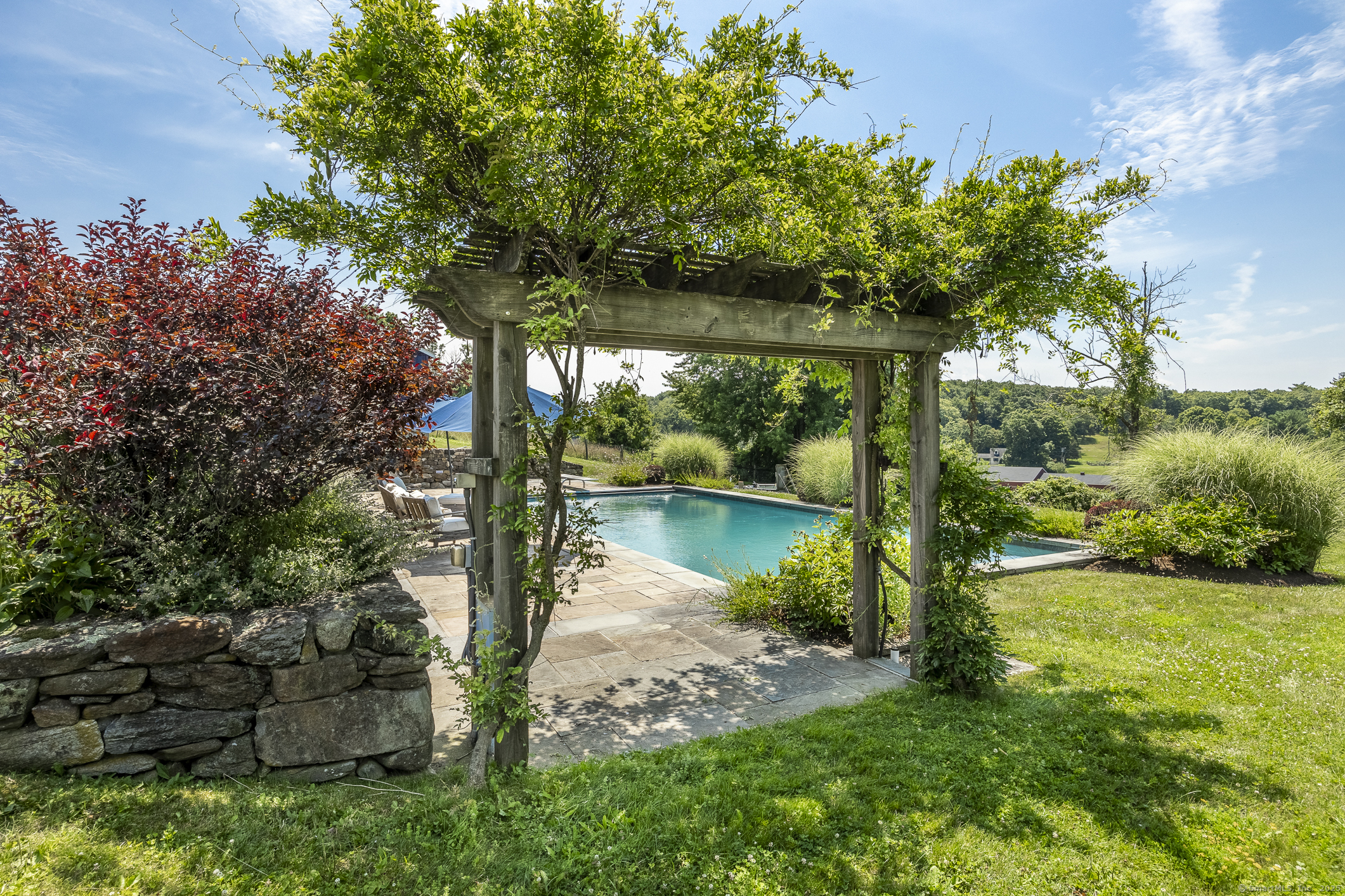 Bridgewater, Connecticut 06752, United States, 4 Bedrooms Bedrooms, ,3 BathroomsBathrooms,Residential,Pending,111517