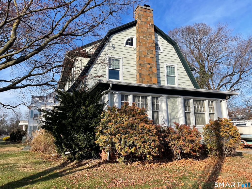 Photo of 366 Brooklawn Avenue, Bridgeport, CT 06604 (MLS # 24144416)