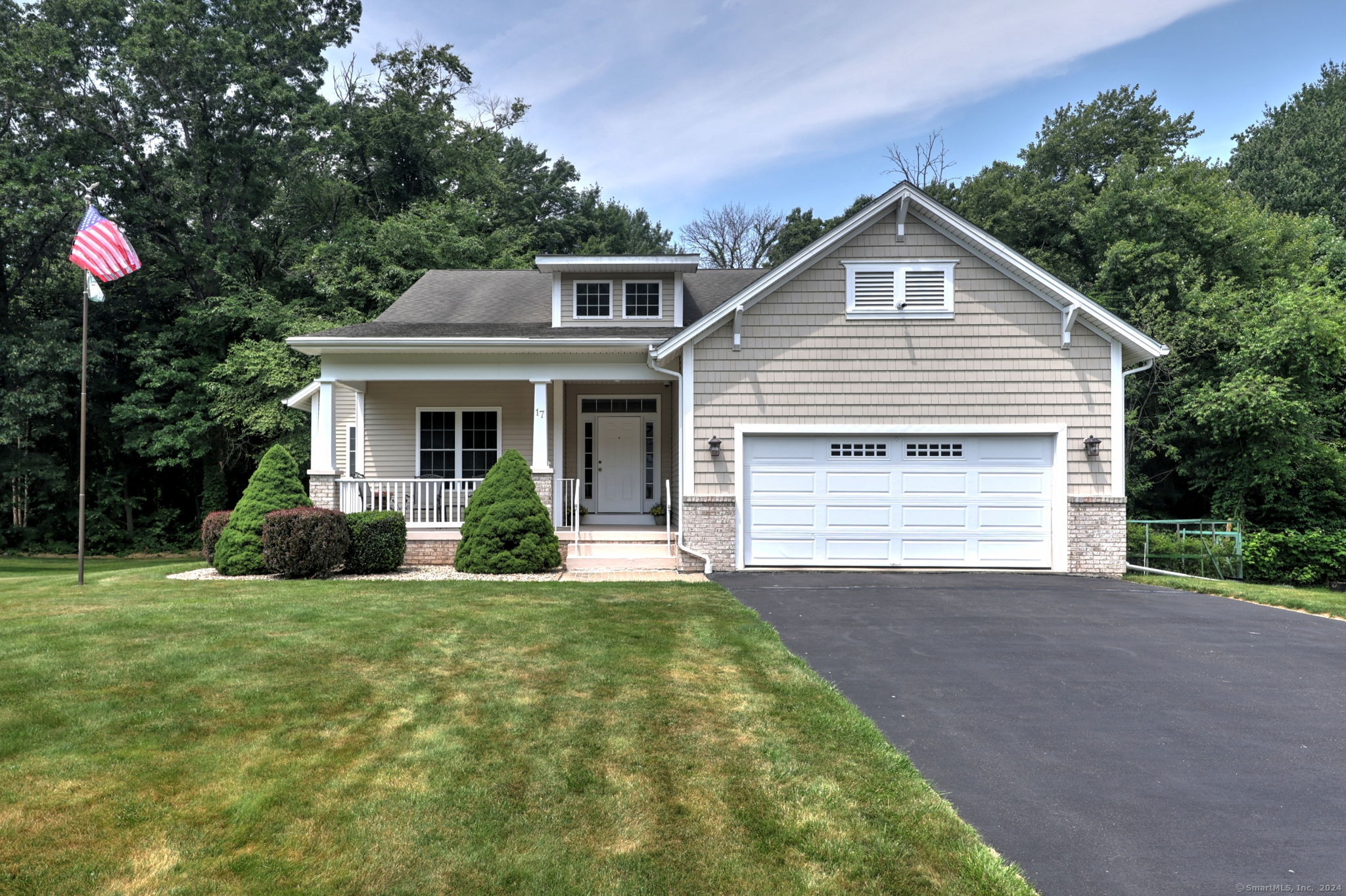 Property for Sale at 17 Harvest Lane, Bloomfield, Connecticut - Bedrooms: 3 
Bathrooms: 2 
Rooms: 6  - $474,900