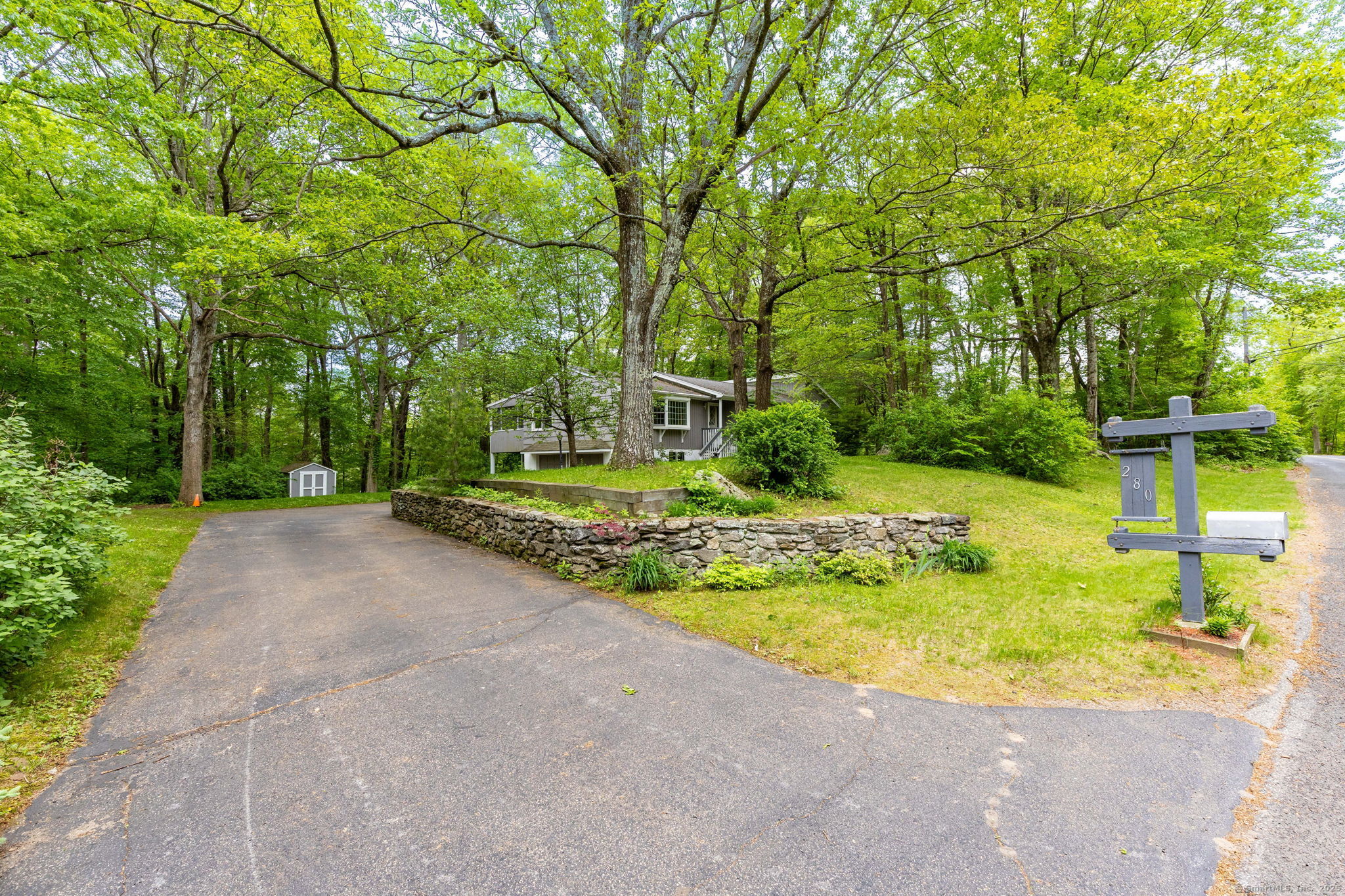 Guinea Road, Monroe, Connecticut - 3 Bedrooms  
2 Bathrooms  
7 Rooms - 