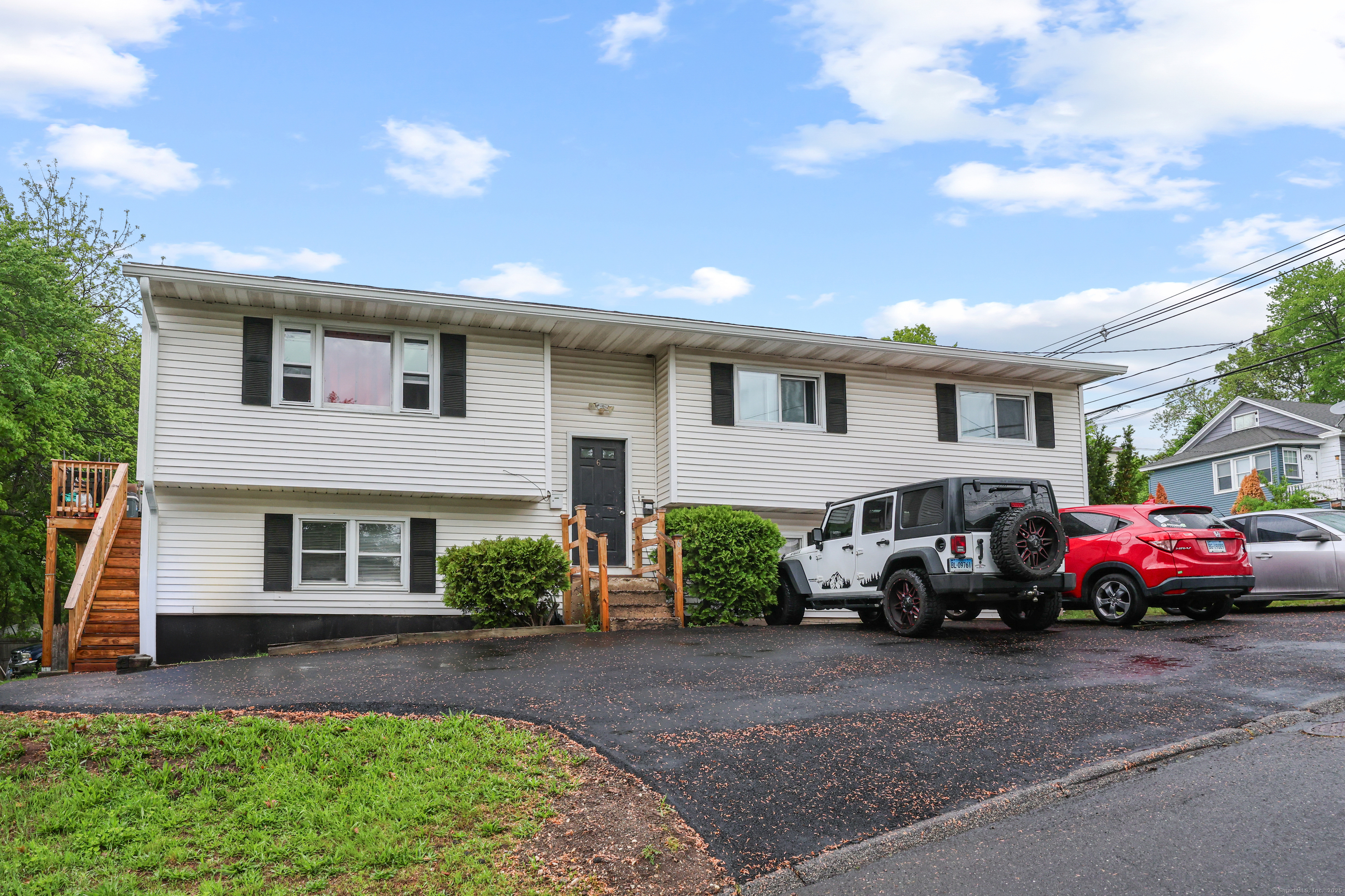 Property for Sale at Lampson Street, Waterbury, Connecticut - Bedrooms: 6 
Bathrooms: 3.5 
Rooms: 12  - $399,900