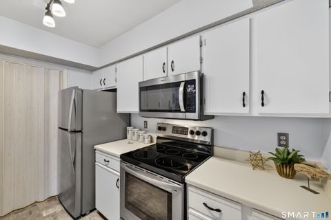 Tiny photo for 74 Crown Knoll Court #APT 162, Groton, CT 06340 (MLS # 24153799)