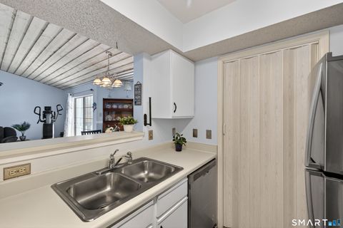 Tiny photo for 74 Crown Knoll Court #APT 162, Groton, CT 06340 (MLS # 24153799)