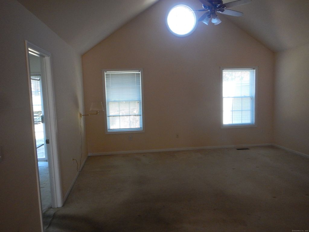 Photo of 8 Saint George Place #8, Newtown, CT 06482 (MLS # 24137699)