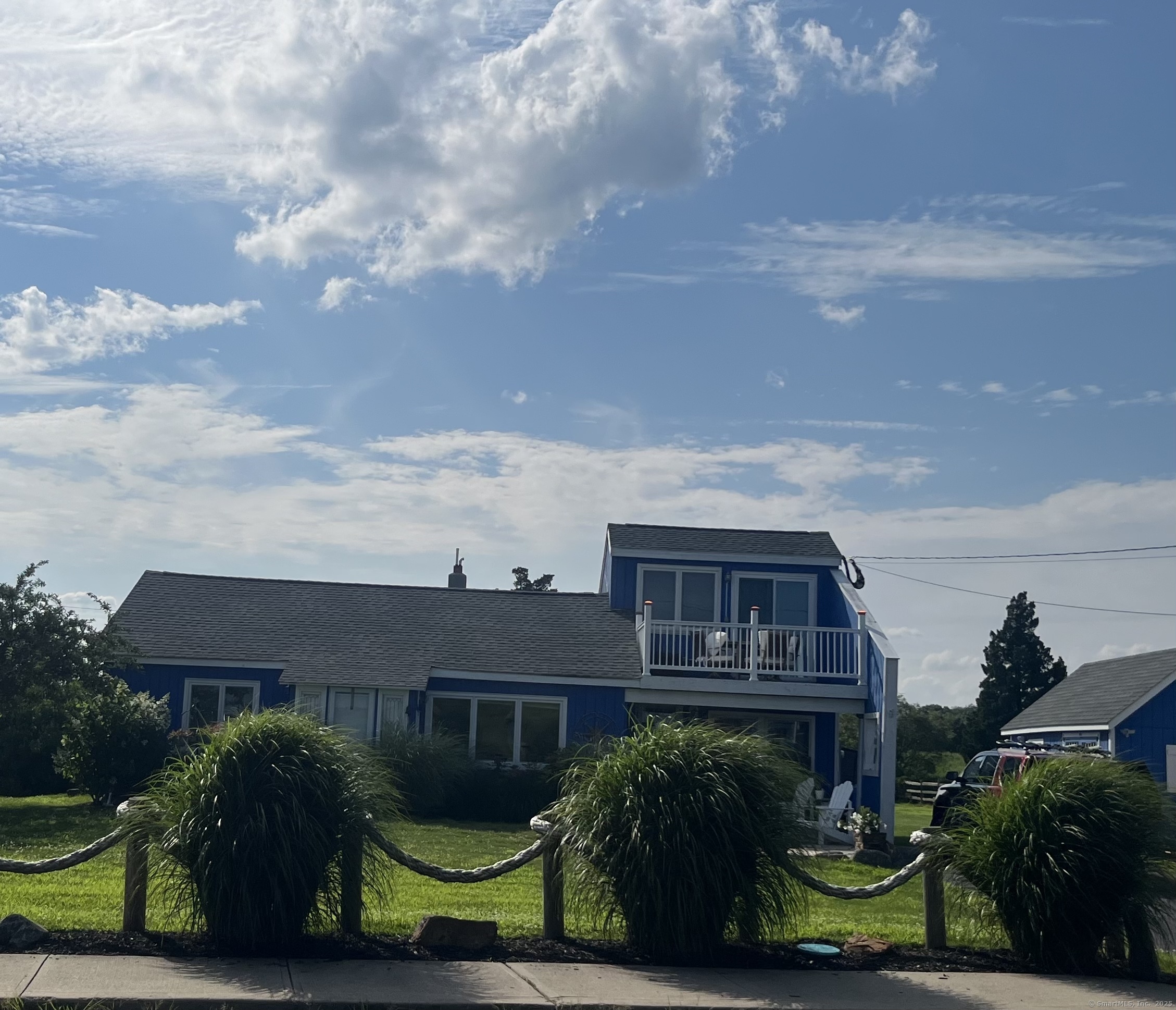 Seaside Avenue, Guilford, Connecticut - 2 Bedrooms  
2 Bathrooms  
6 Rooms - 