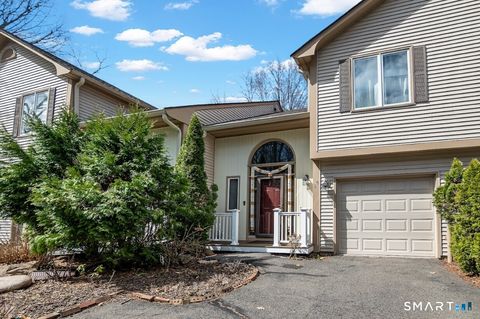 Condo For Sale - 89 Uplands Way #89<br/> Glastonbury, CT 06033