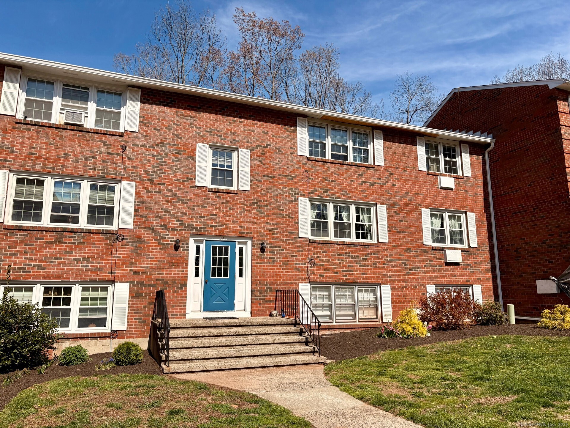 Rental Property at Briarwood Lane Apt D, Branford, Connecticut - Bedrooms: 2 
Bathrooms: 1 
Rooms: 4  - $1,775 MO.