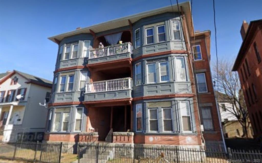 Rental Property at 170 William Street 3, Bridgeport, Connecticut - Bedrooms: 4 
Bathrooms: 1 
Rooms: 7  - $2,400 MO.