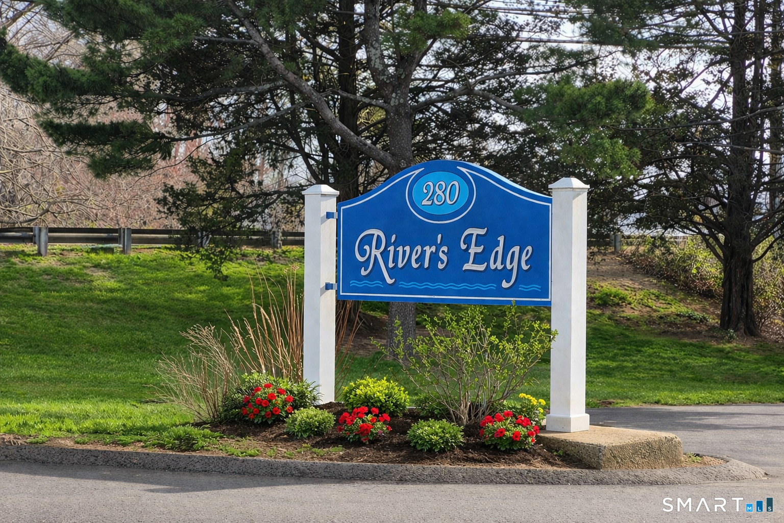 280 East Main Street 16