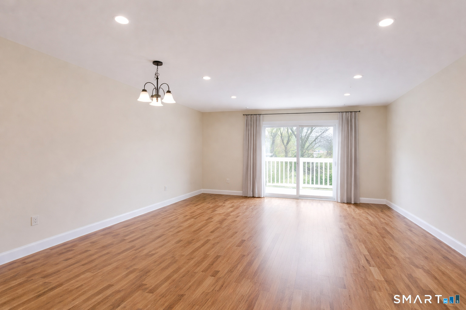 280 East Main Street 16