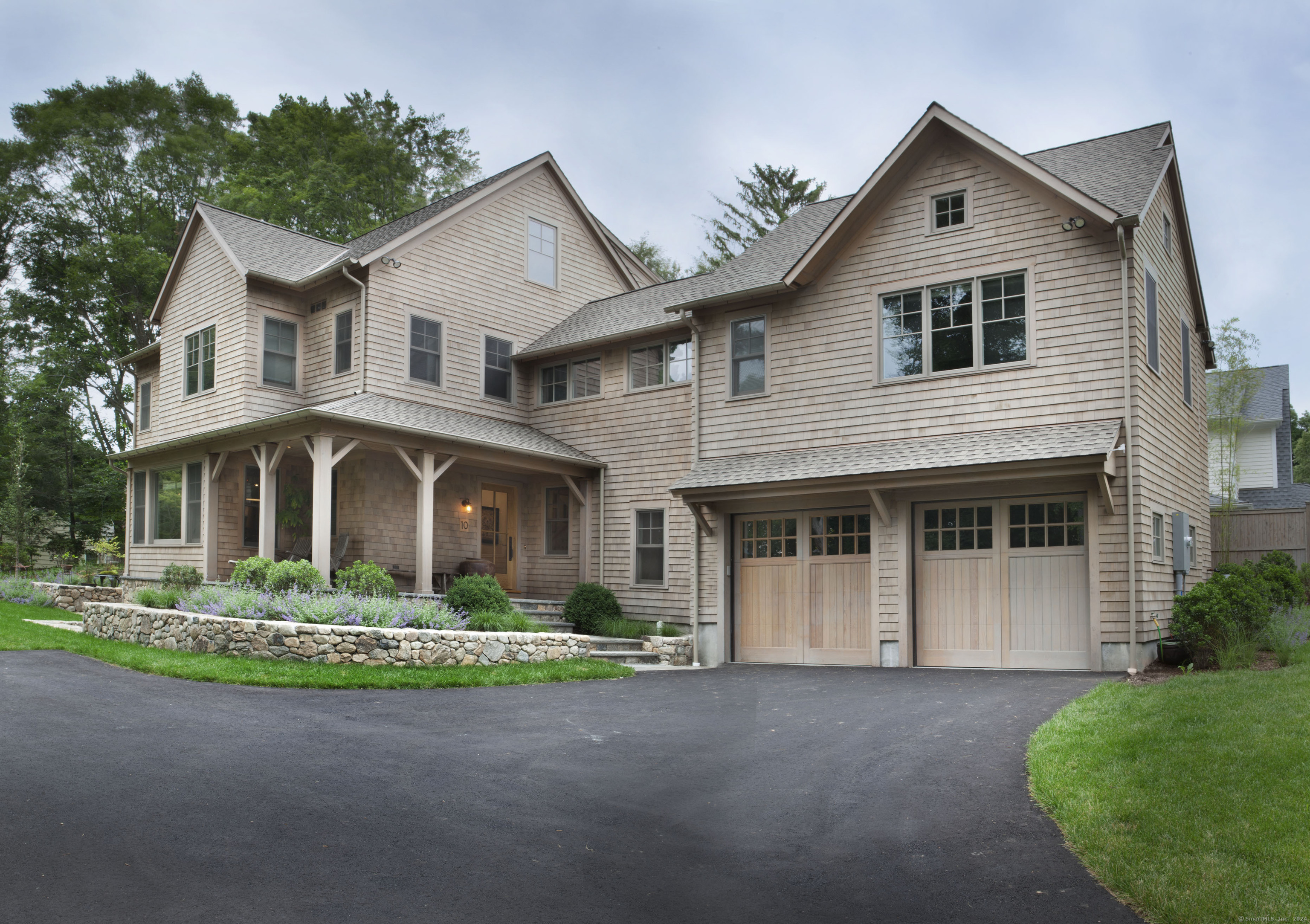 Property for Sale at 10 Wakeman Place, Westport, Connecticut - Bedrooms: 5 
Bathrooms: 5 
Rooms: 10  - $3,250,000