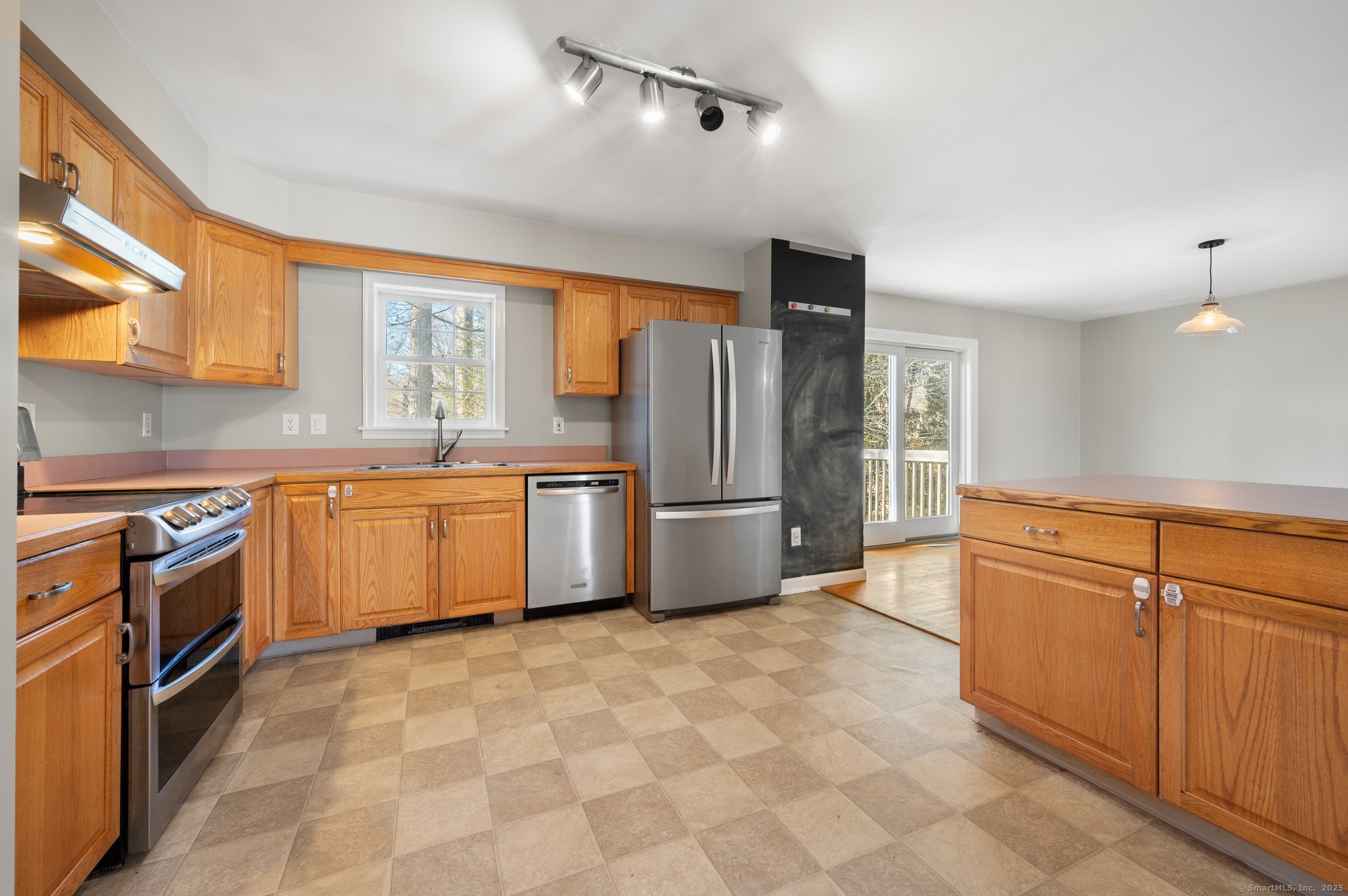 4 Oakwood Road, East Lyme, Connecticut image 15