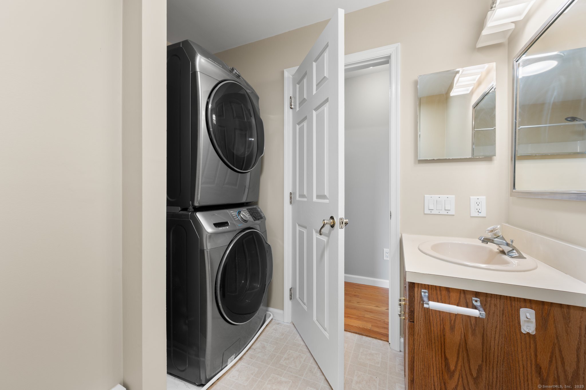 4 Oakwood Road, East Lyme, Connecticut image 22