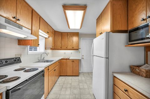 Tiny photo for 237 Boston Road, Middletown, CT 06457 (MLS # 24143133)