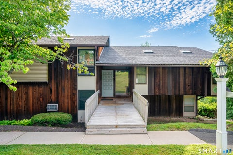Condo For Sale - 8-G Country Squire Drive #8G<br/> Middlesex County, Cromwell, CT 06416