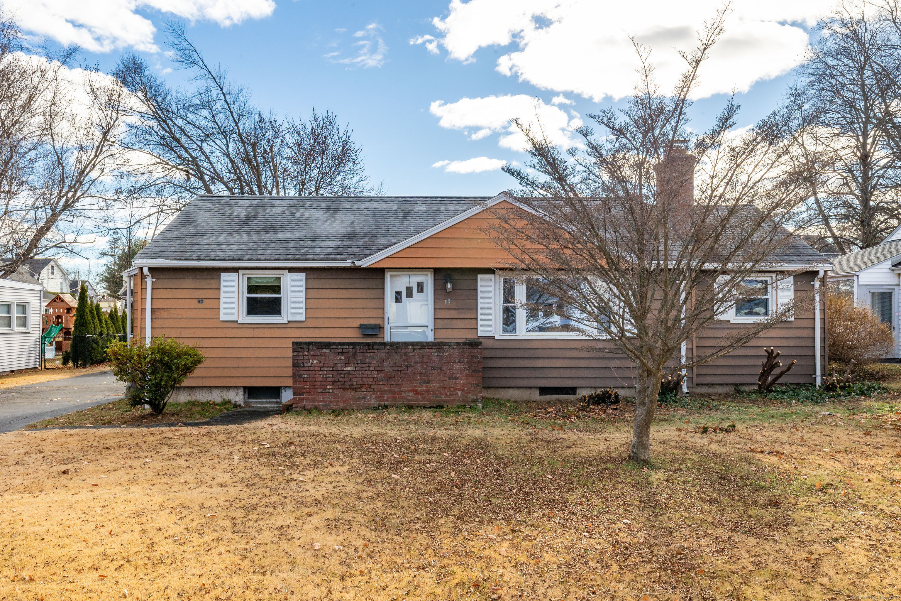 40 Cottwell Drive, Wethersfield, Connecticut - 3 Bedrooms  
1 Bathrooms  
7 Rooms - 