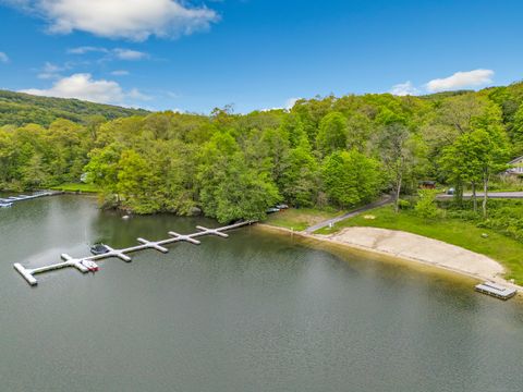 A home in New Milford