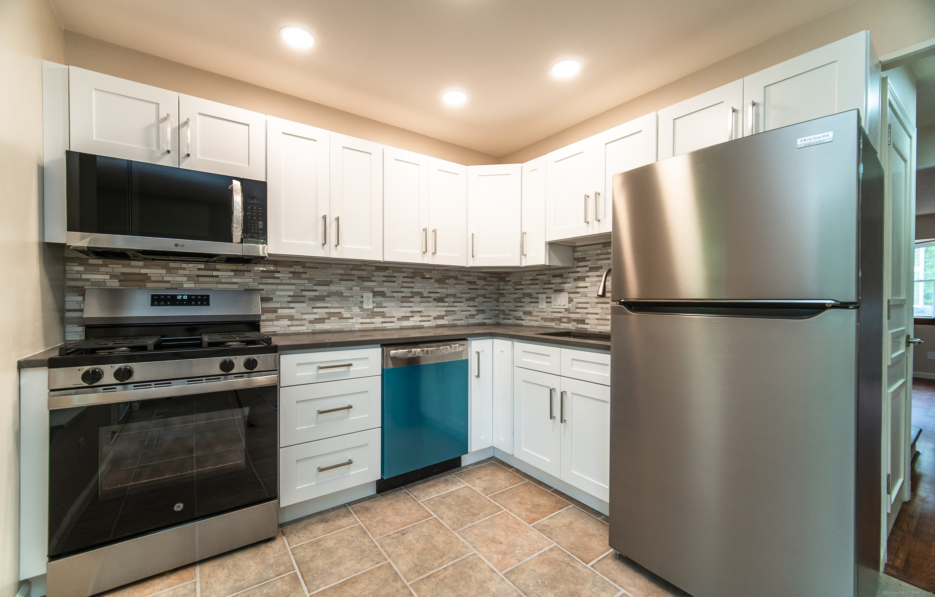 309 Terrace Avenue #18, West Haven, Connecticut image 16