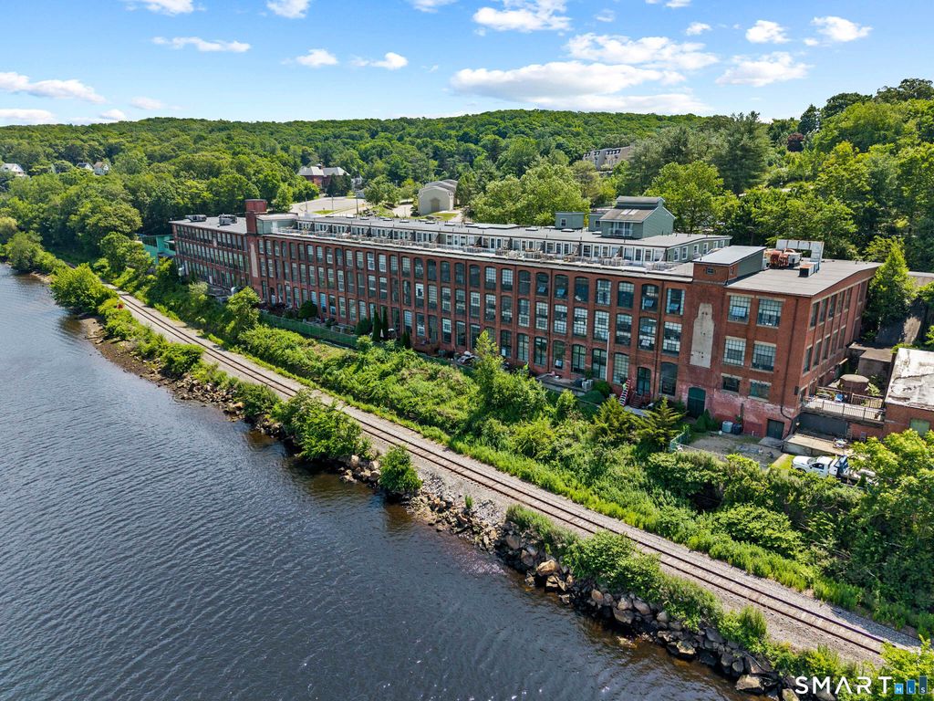 Photo of 68 Thermos Avenue #215B, Norwich, CT 06360 (MLS # 24164017)