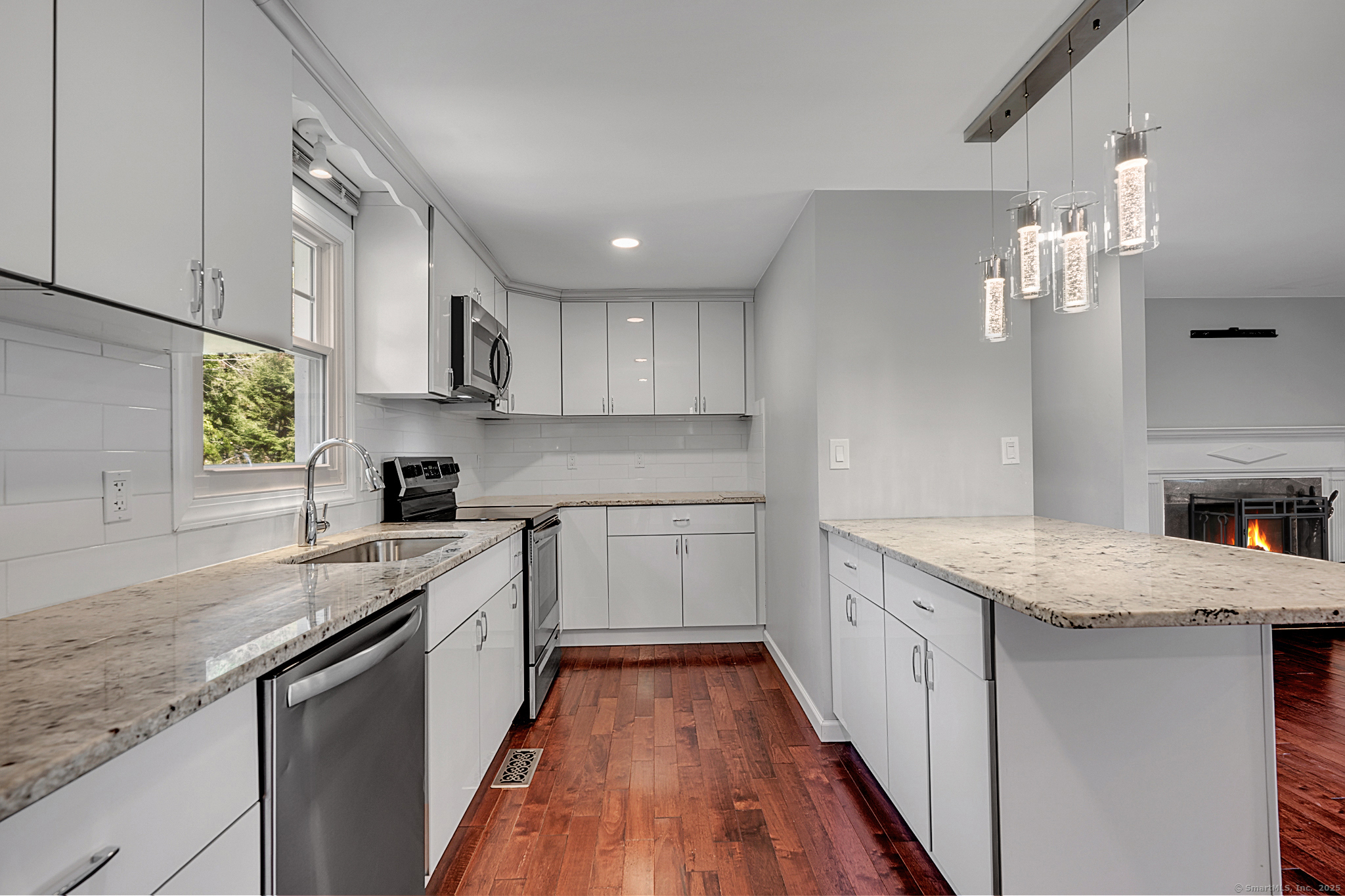 835 Foster St Extension