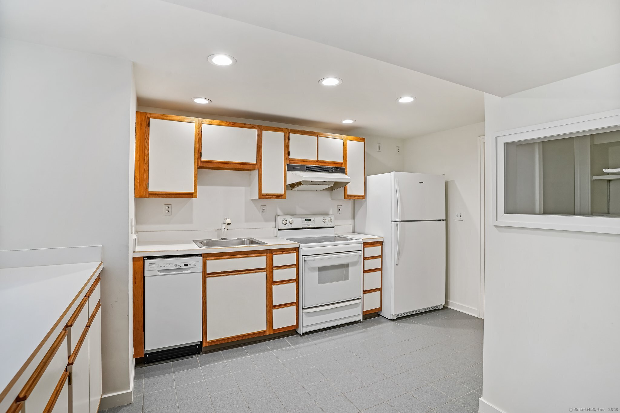25 Nettleton Court, Shelton, Connecticut image 22