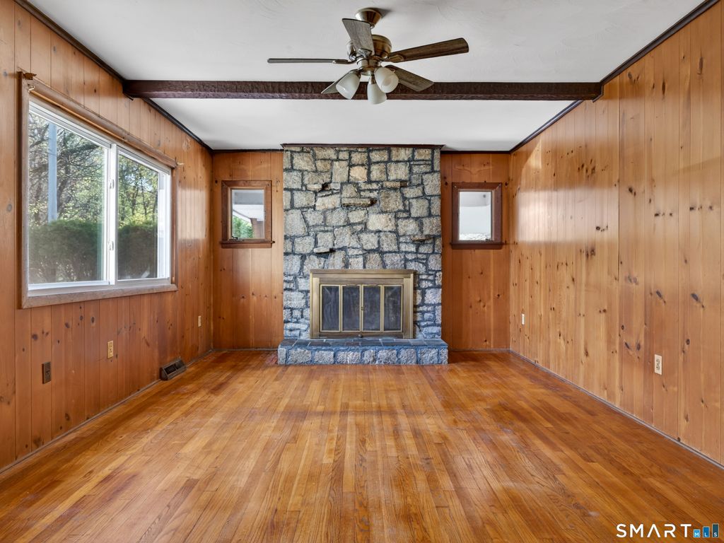 Photo of 3 Helen Street, Norwich, CT 06360 (MLS # 24169950)