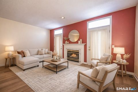 Tiny photo for 565 Newfield Street #APT 34, Middletown, CT 06457 (MLS # 24148043)