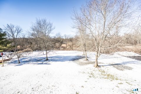 Tiny photo for 565 Newfield Street #APT 34, Middletown, CT 06457 (MLS # 24148043)