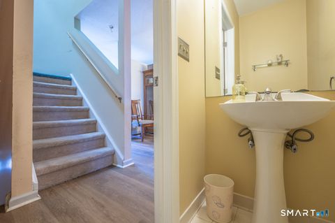 Tiny photo for 565 Newfield Street #APT 34, Middletown, CT 06457 (MLS # 24148043)