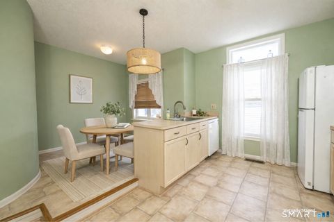 Tiny photo for 565 Newfield Street #APT 34, Middletown, CT 06457 (MLS # 24148043)