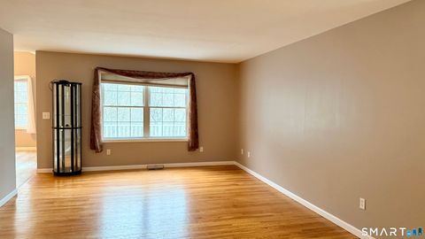 Tiny photo for 55 Ninas Way #55, Manchester, CT 06040 (MLS # 24166173)