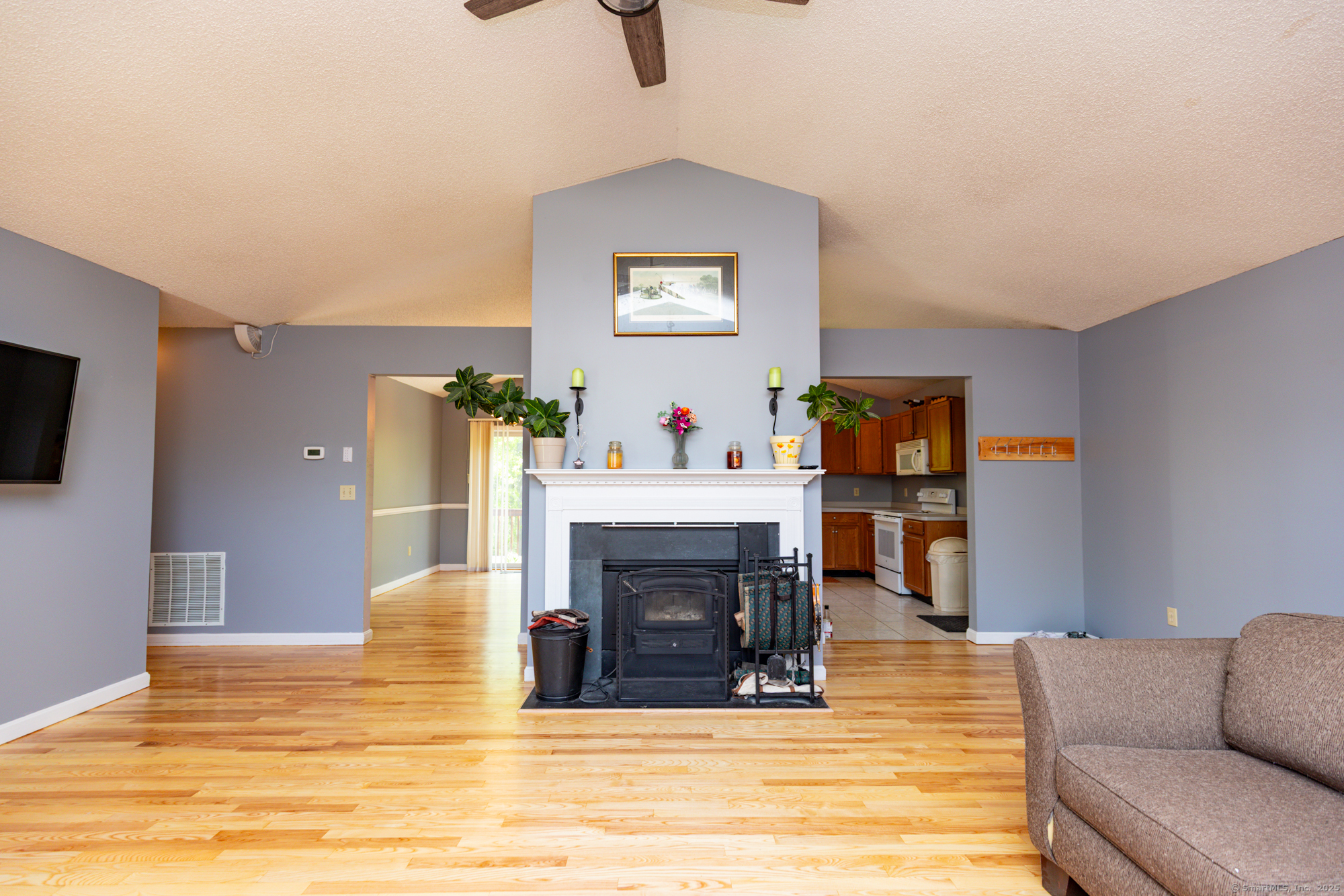 60 Pheasant Run, Montville, Connecticut image 6