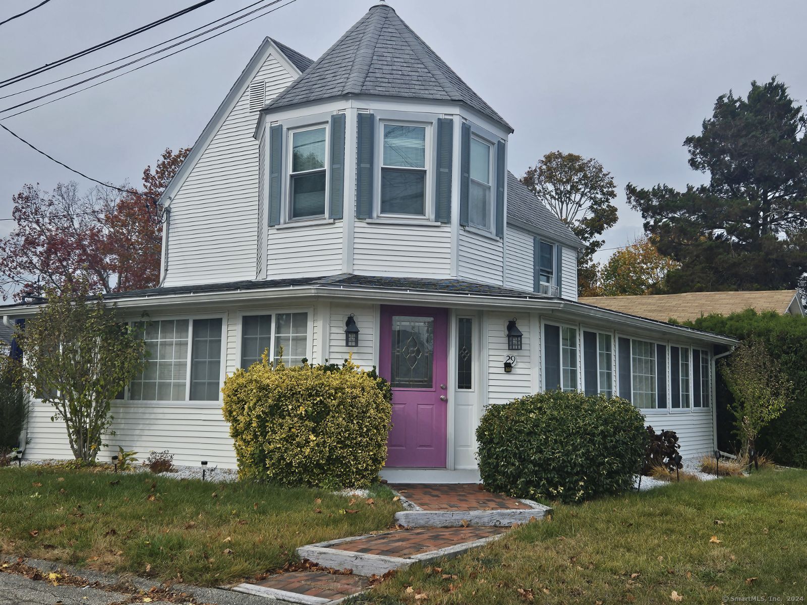Rental Property at 29 Prospect Avenue, East Lyme, Connecticut - Bedrooms: 3 
Bathrooms: 2 
Rooms: 6  - $2,500 MO.