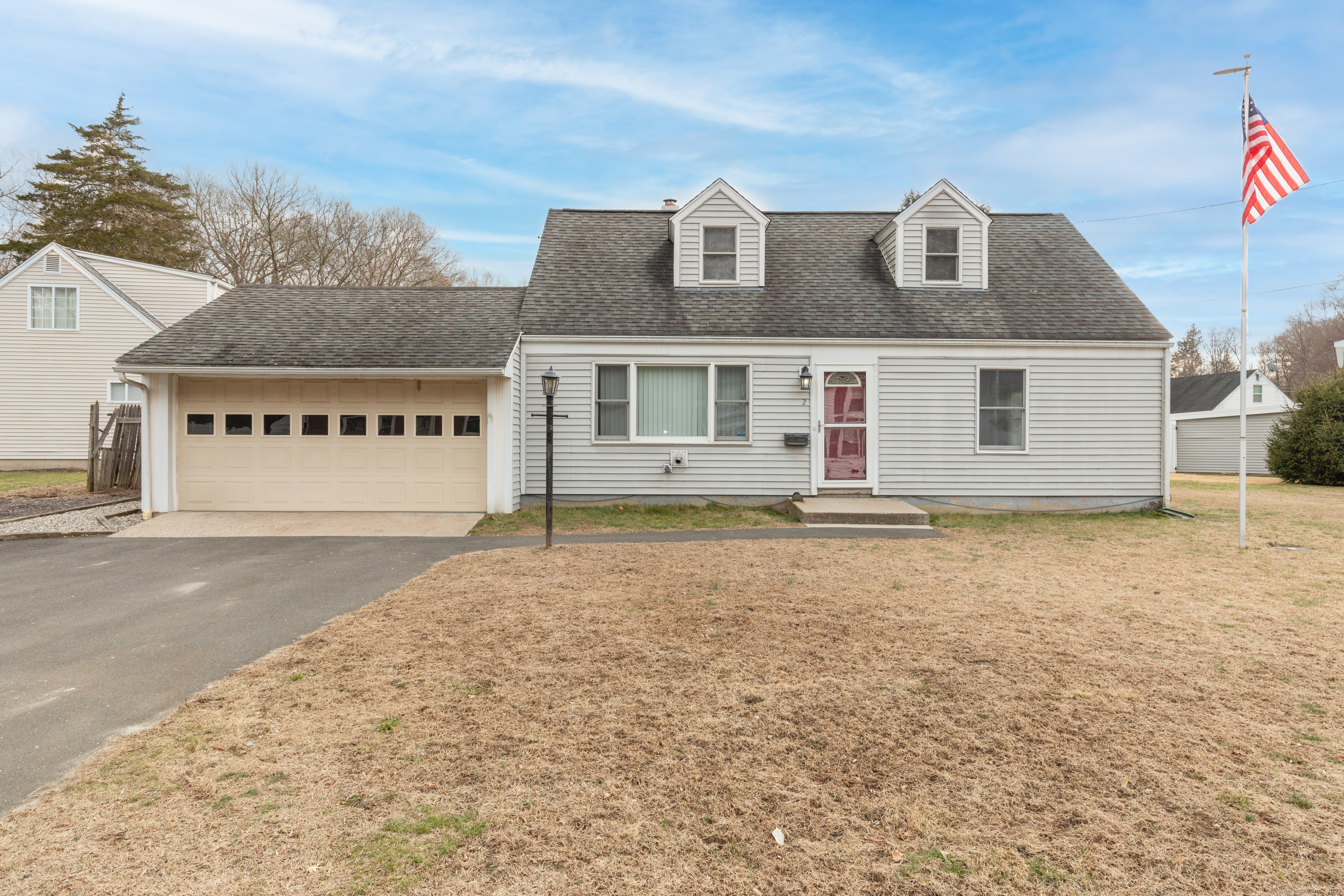 2 Oven Rock Road, Bethel, Connecticut - 2 Bedrooms  
2 Bathrooms  
7 Rooms - 