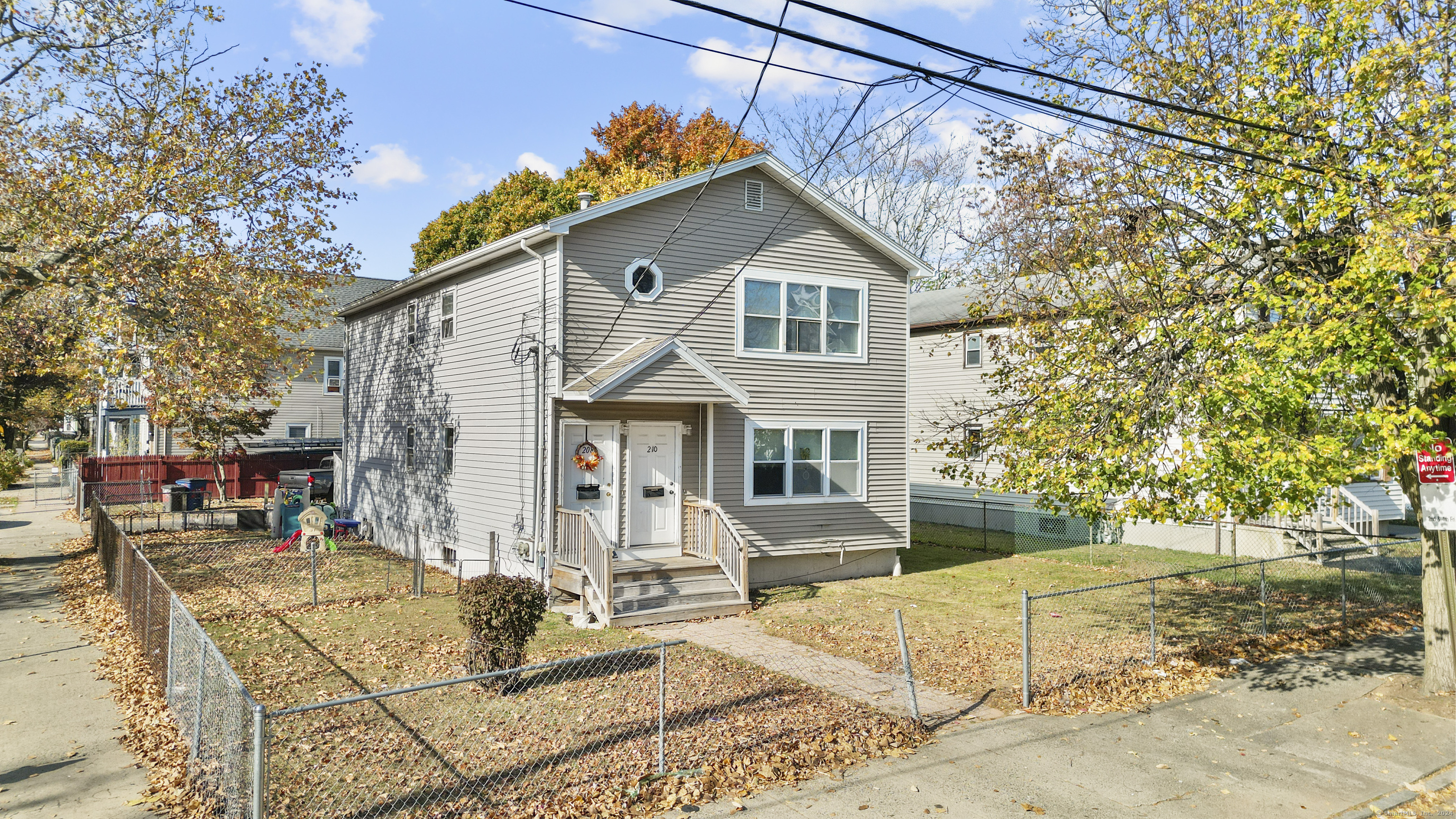 208 Poplar Street, New Haven, Connecticut - 6 Bedrooms  
2 Bathrooms  
11 Rooms - 