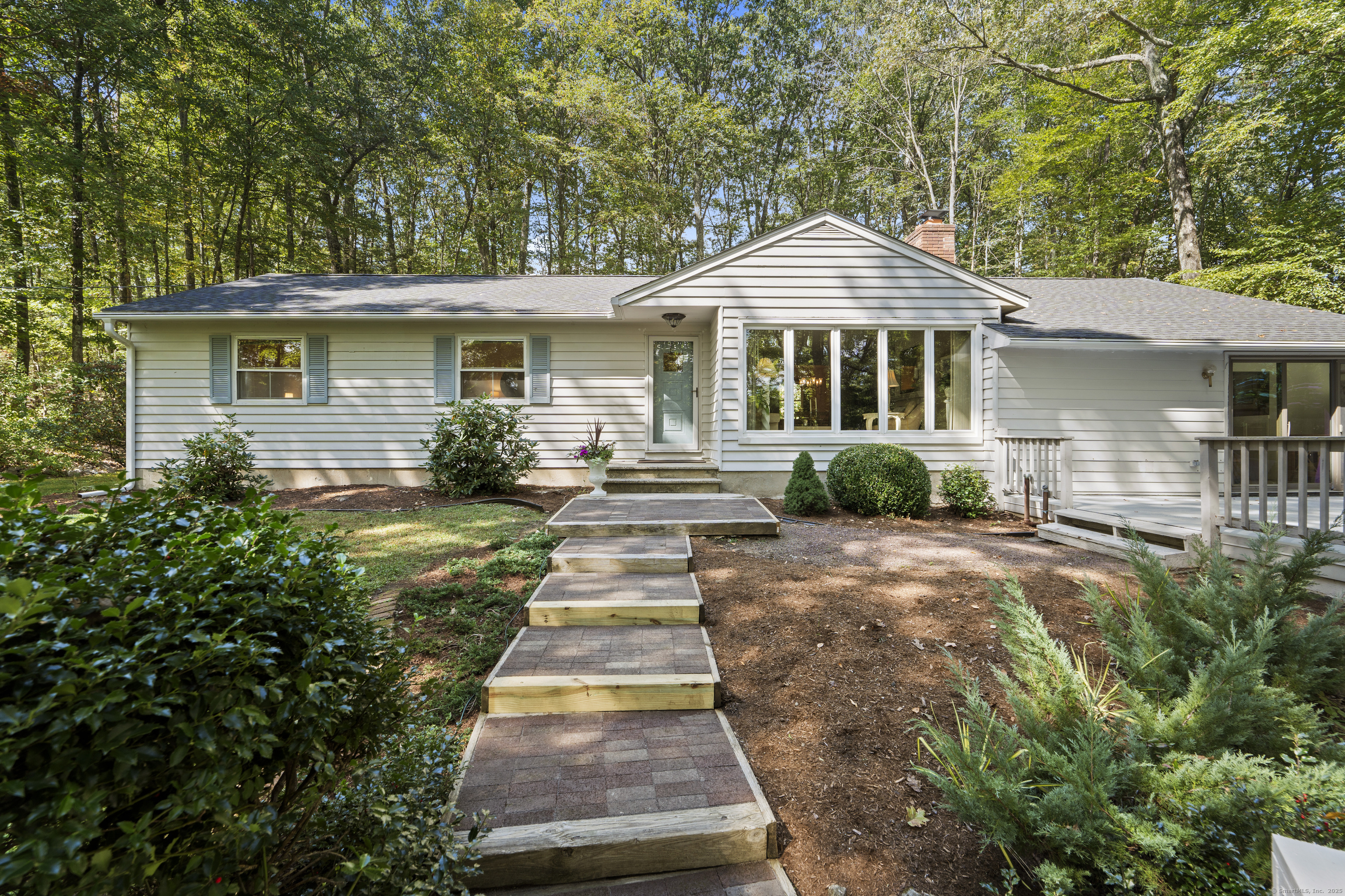 4 Old Bridge Road East