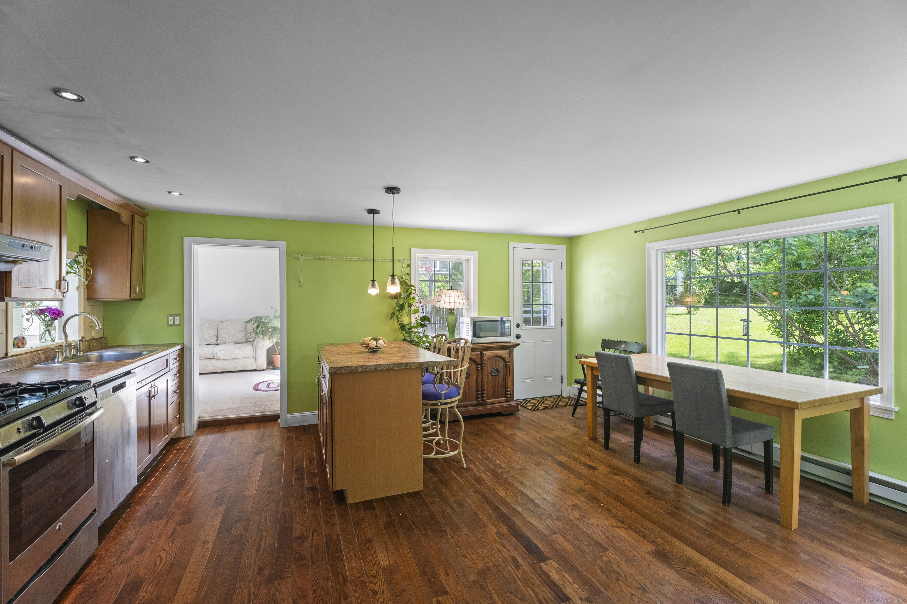 25 Great Hill Road, Newtown, Connecticut image 9