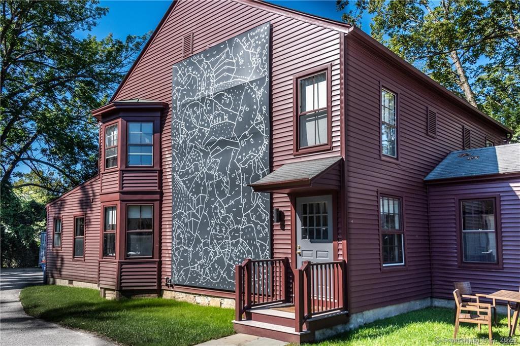 25 West Main Street 1