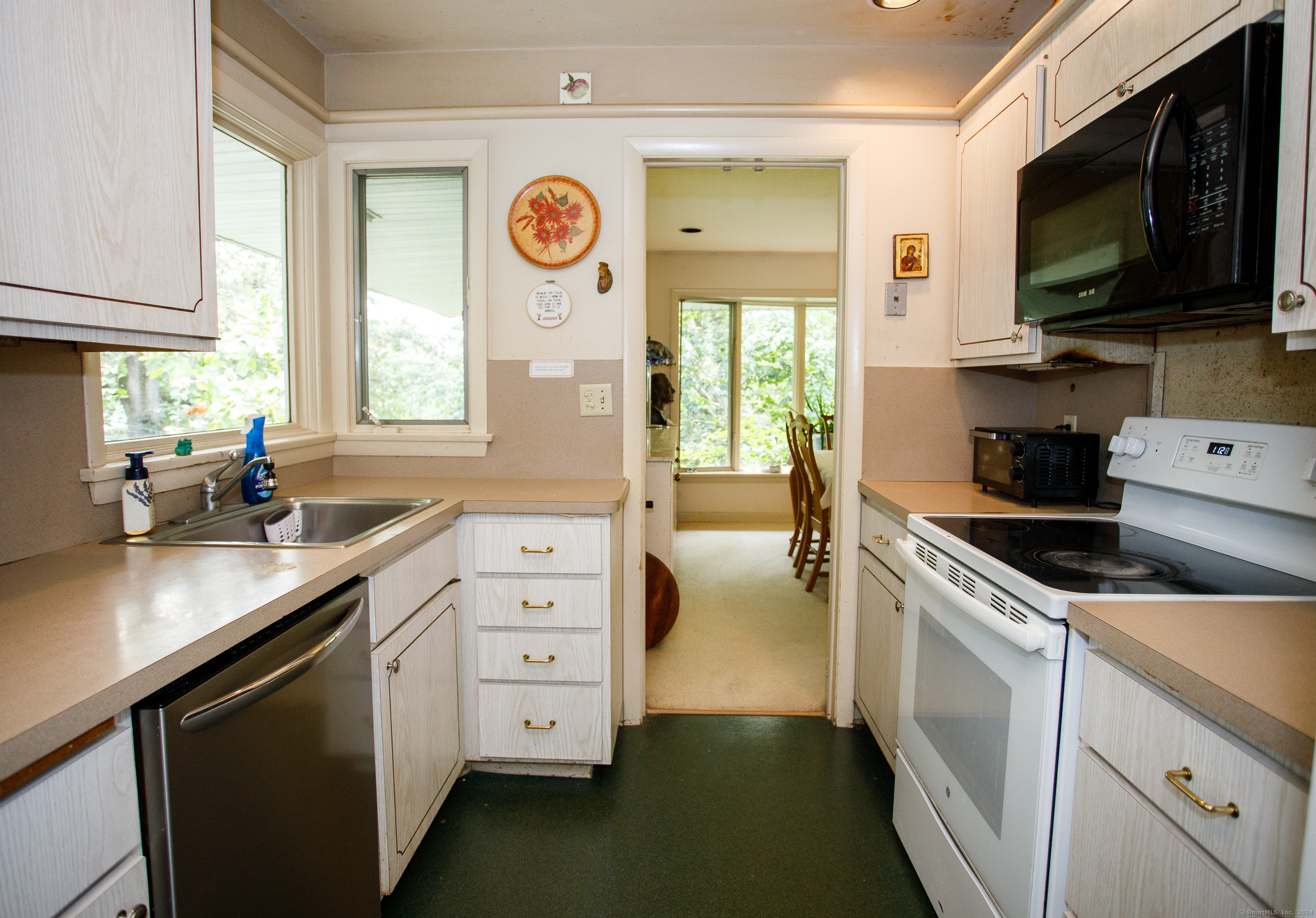 2 Butternut Drive, Norwich, Connecticut image 11