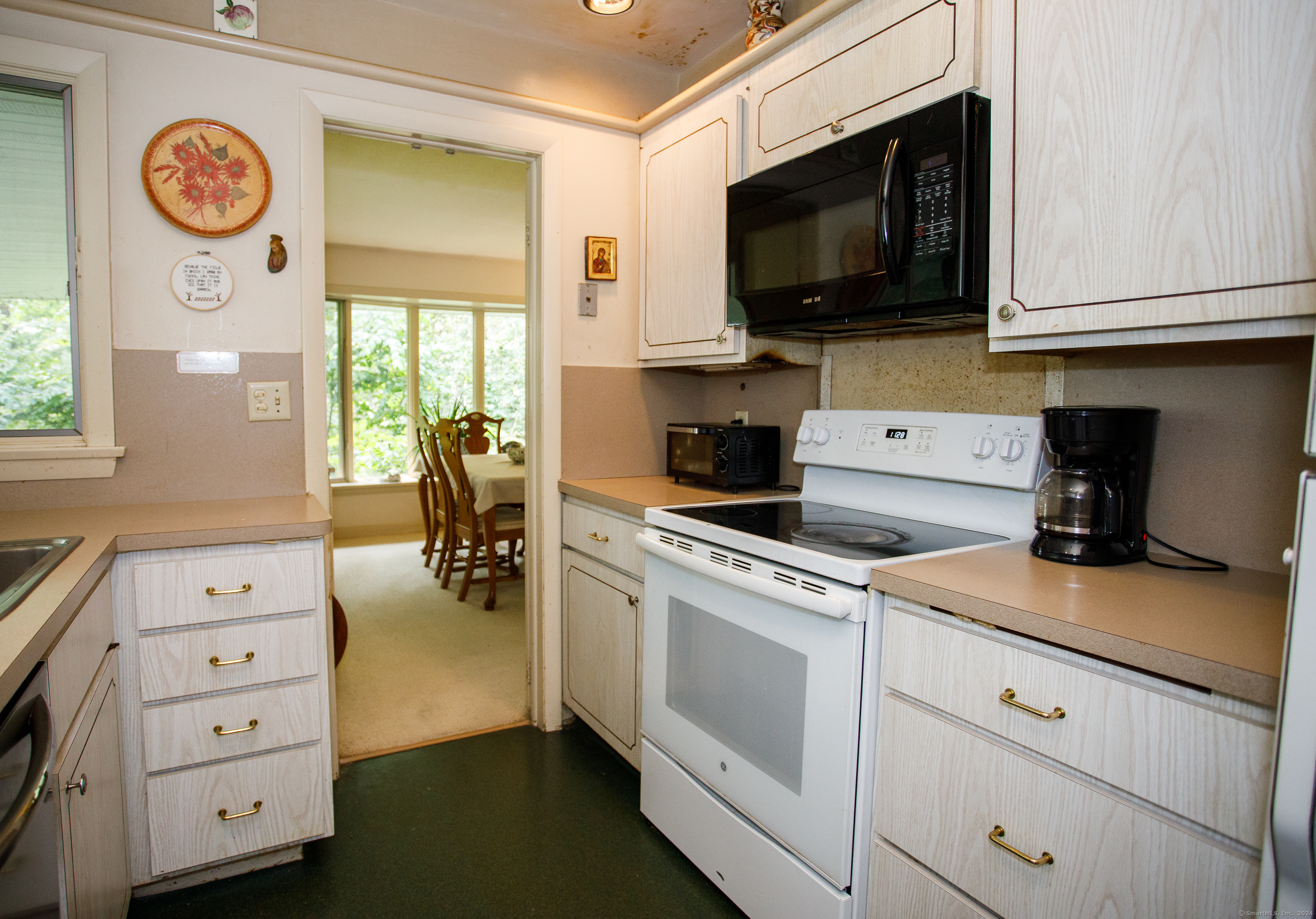 2 Butternut Drive, Norwich, Connecticut image 10