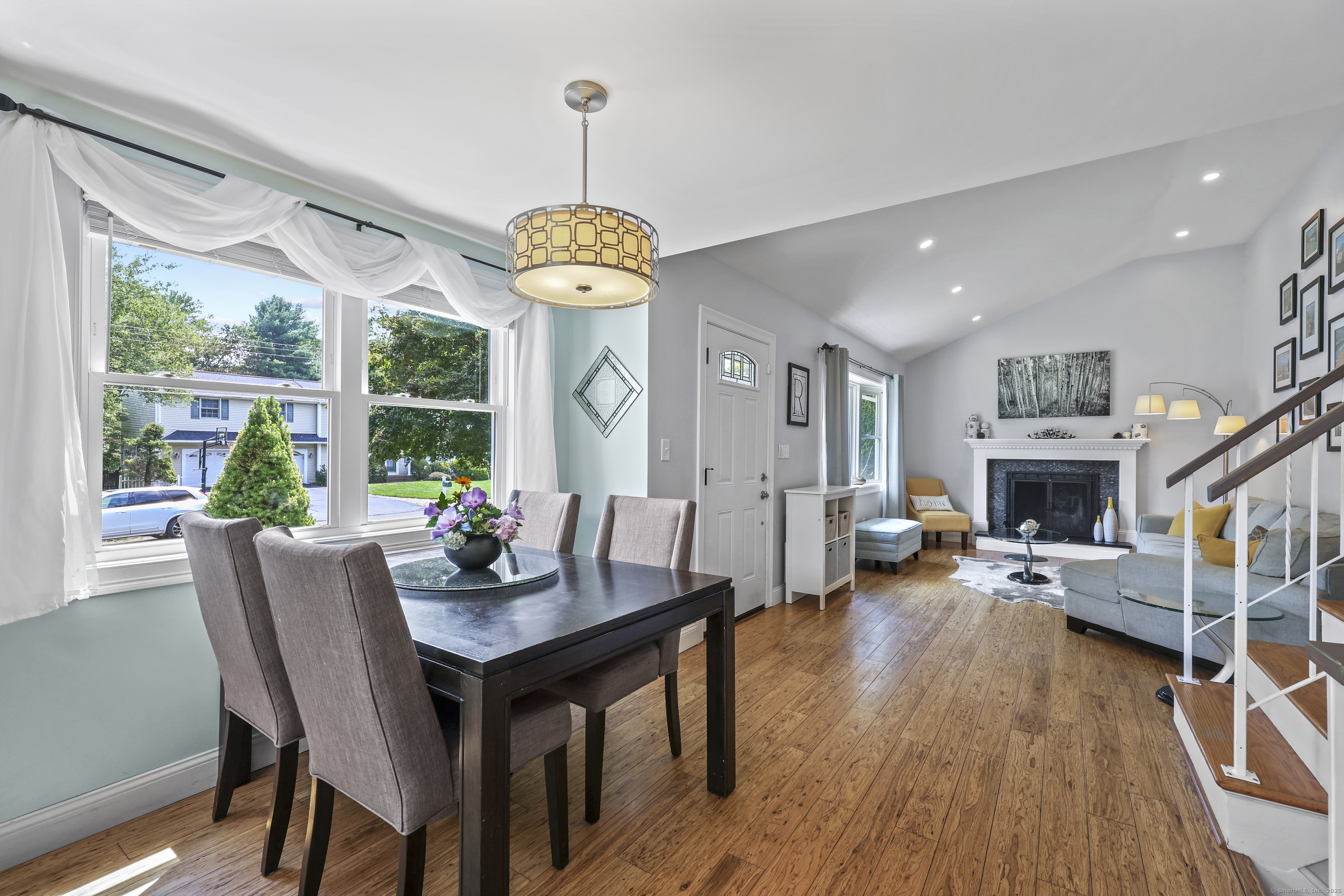 Simsbury, Connecticut 06089, United States, 3 Bedrooms Bedrooms, ,2 BathroomsBathrooms,Residential,Coming Soon,178454