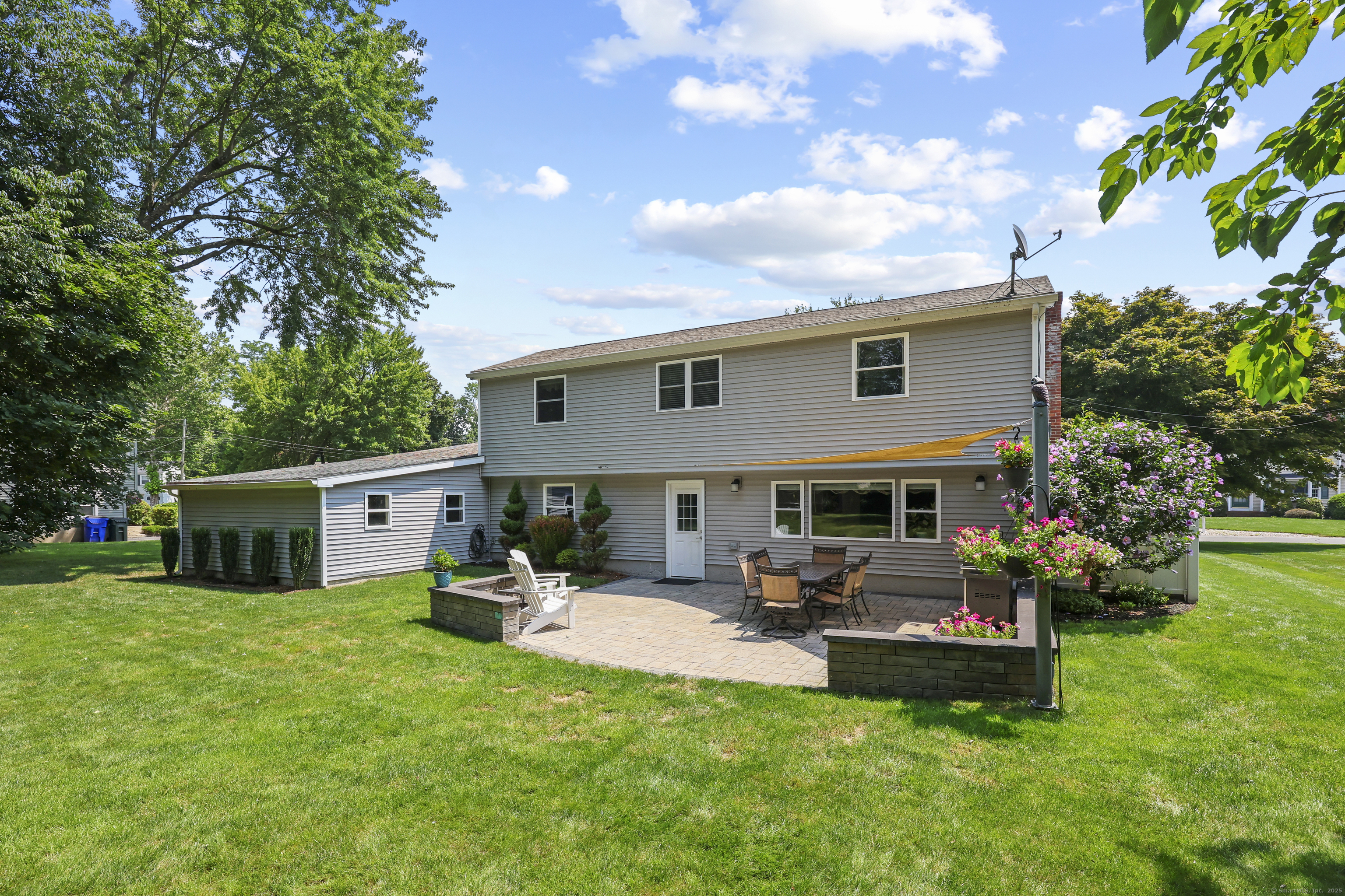 Simsbury, Connecticut 06089, United States, 3 Bedrooms Bedrooms, ,2 BathroomsBathrooms,Residential,Coming Soon,178454