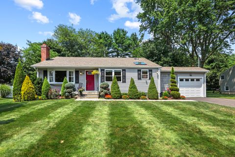 Homes For Sale - 35 Simsbury Manor Drive<br/> Simsbury, CT 06089