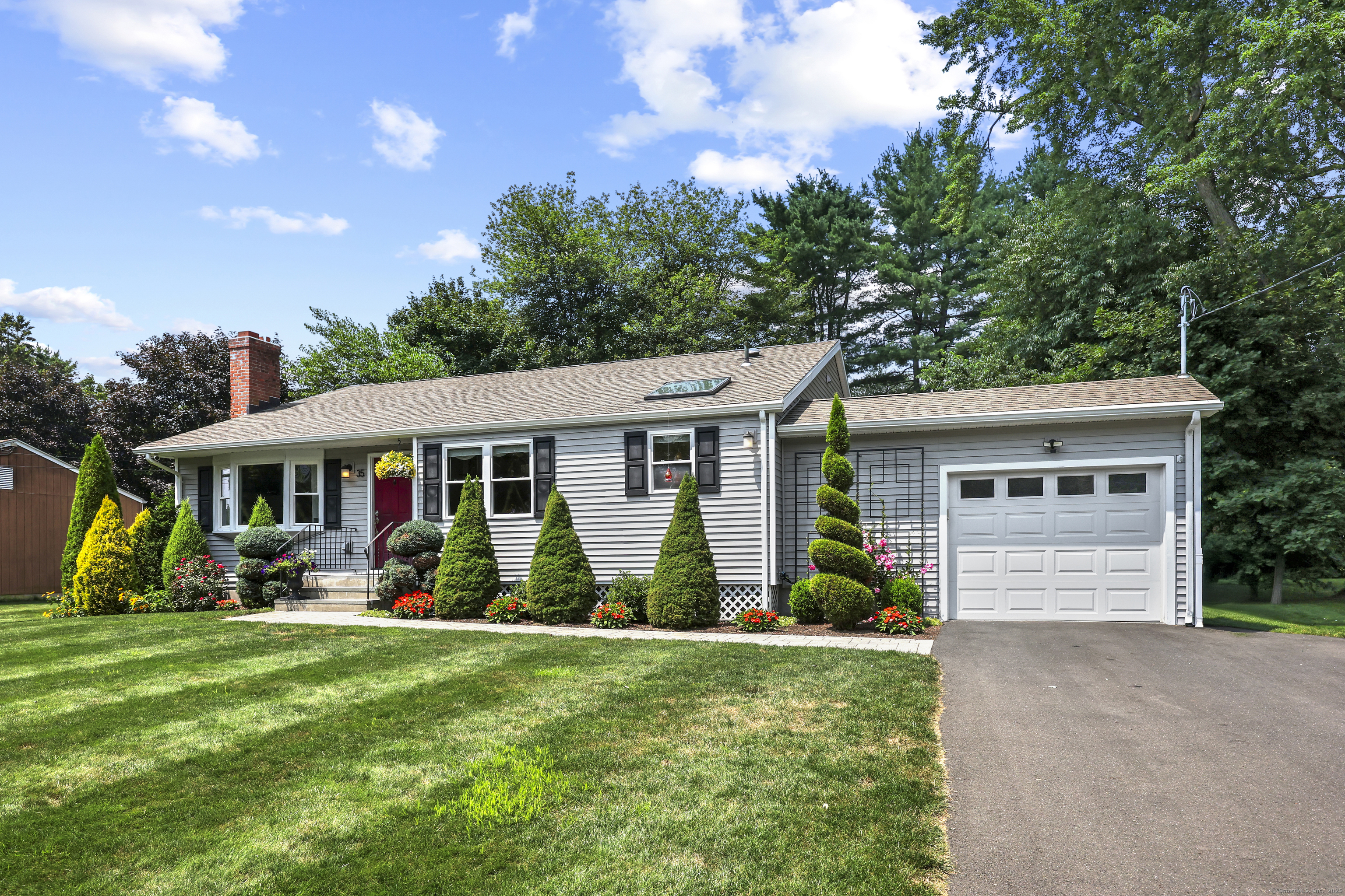 35 Simsbury Manor Drive