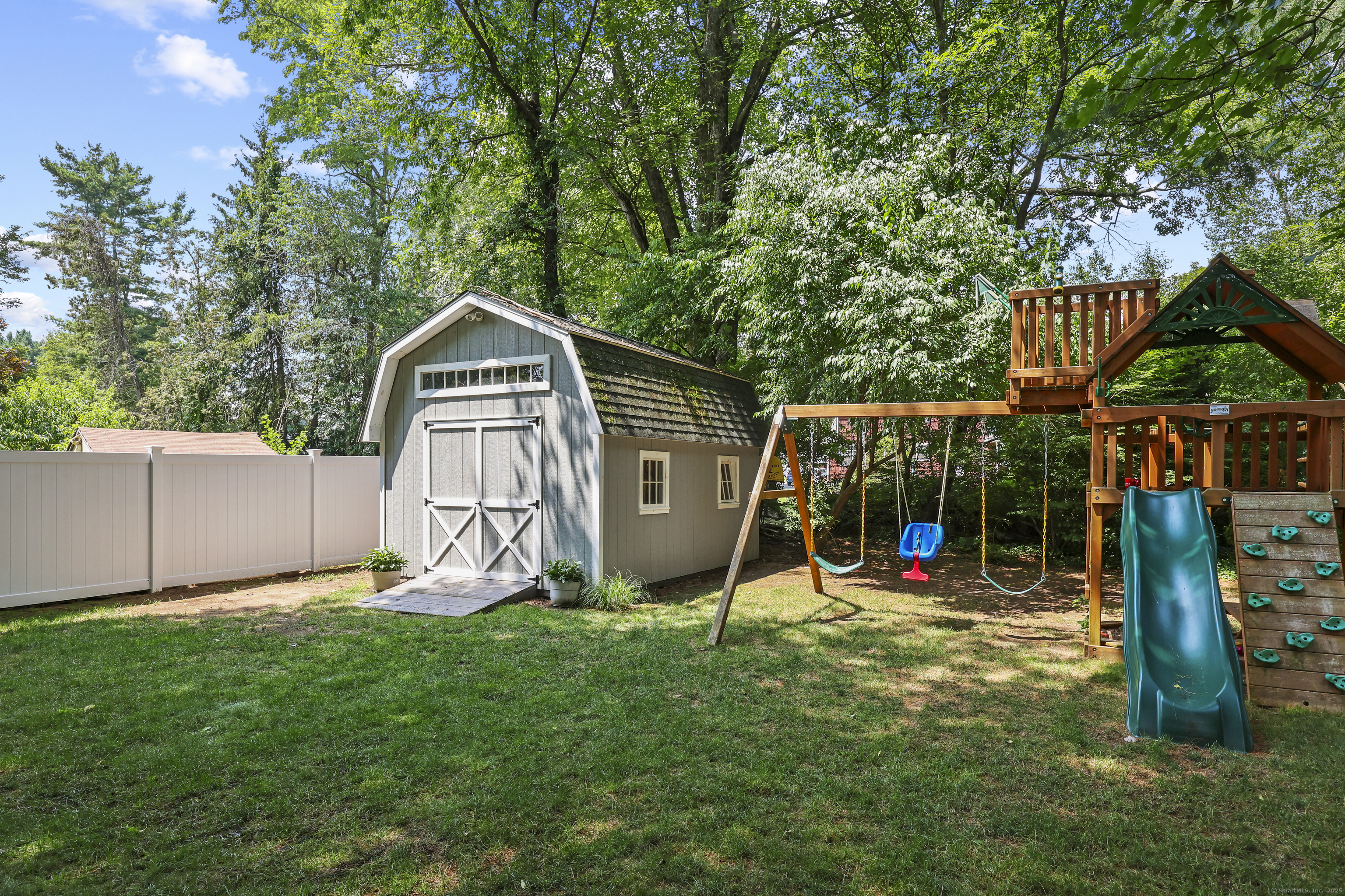 Simsbury, Connecticut 06089, United States, 3 Bedrooms Bedrooms, ,2 BathroomsBathrooms,Residential,Coming Soon,178454