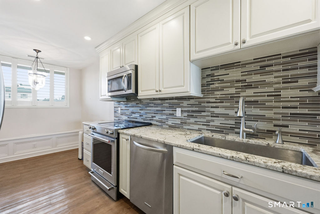 100 Seaview Avenue 2J