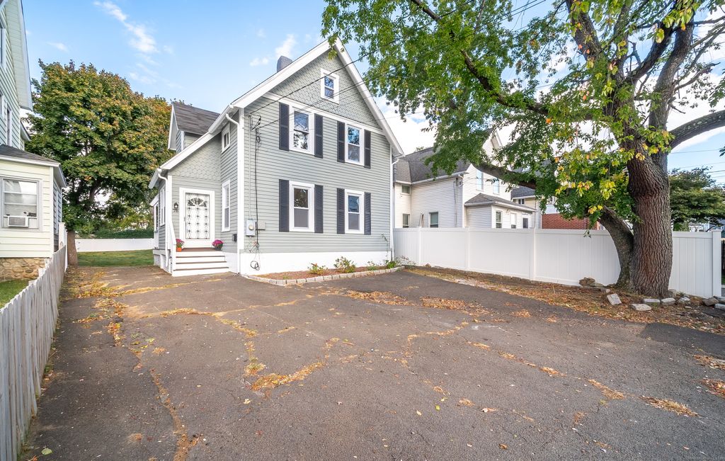 Photo of 78 Warren Street, Stamford, CT 06902 (MLS # 24133048)