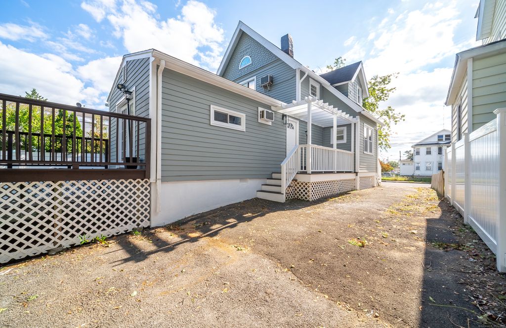 Photo of 78 Warren Street, Stamford, CT 06902 (MLS # 24133048)