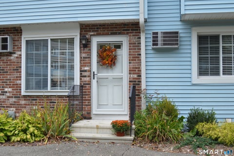 Photo of 163 Cynthia Lane #D5, Middletown, CT 06457 (MLS # 24210298)