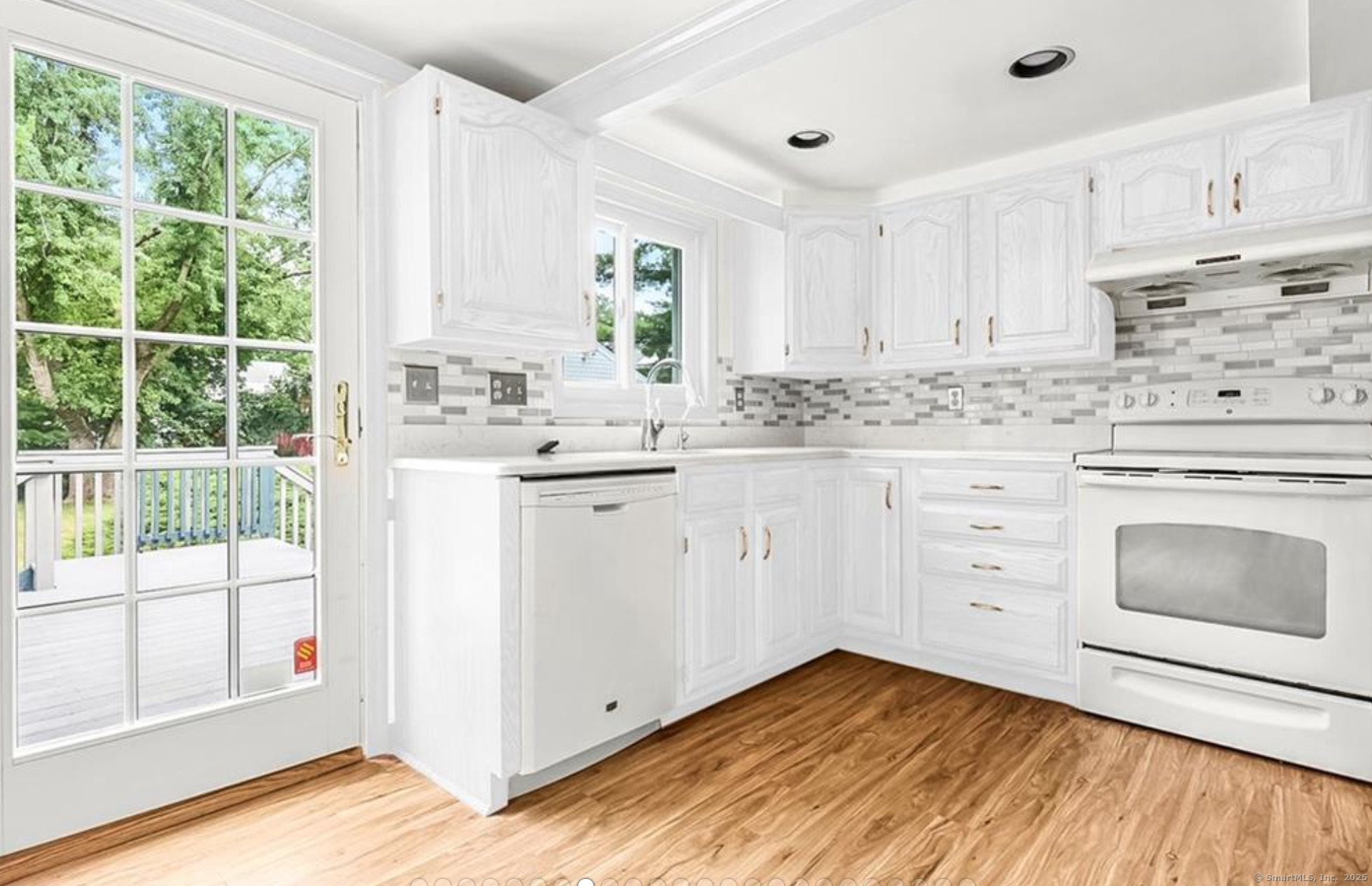 24 Oak Grove Place, New Canaan, Connecticut image 2